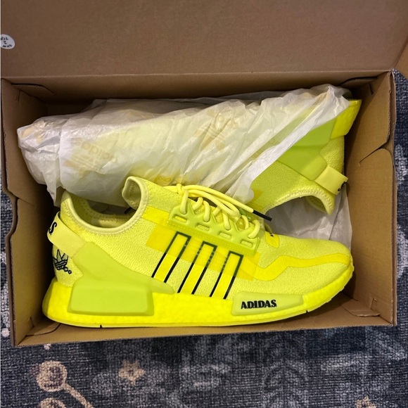 NMD R1 V2 - Picture 6 of 6